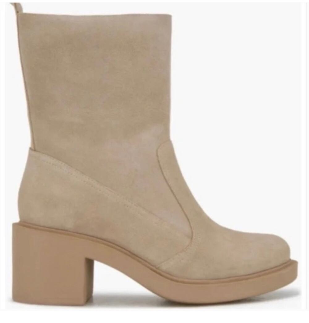 Andre Assous Women's Gloria Water-Resistant Suede Mid Boots in Sesame. Size 8.5